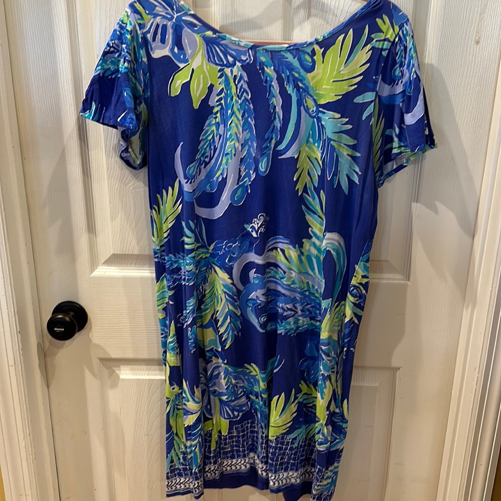 Pretty summer dress. Some fading.